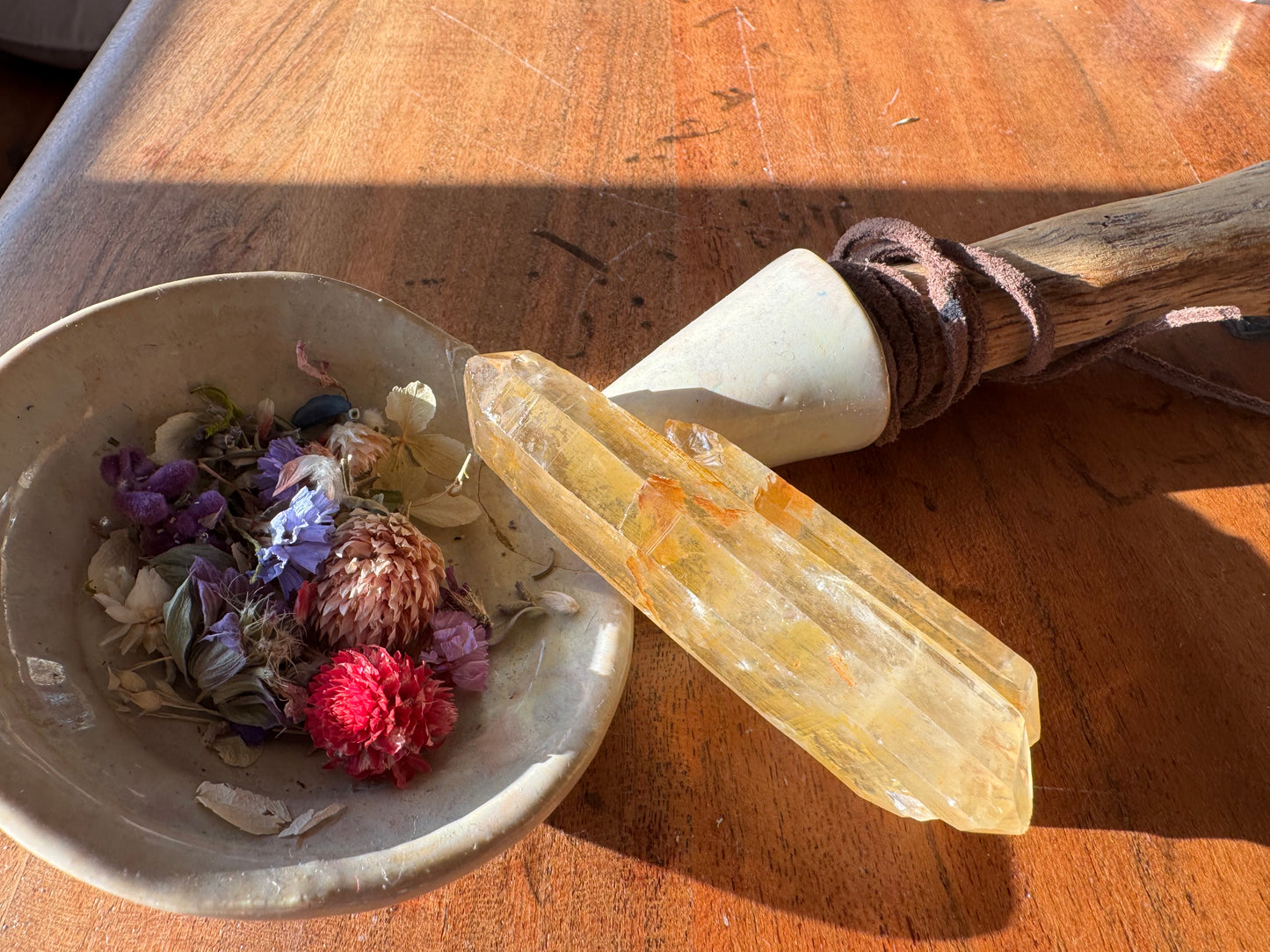 Golden Double Terminated Lemurian Quartz
Raw. Natural. One of a kind.