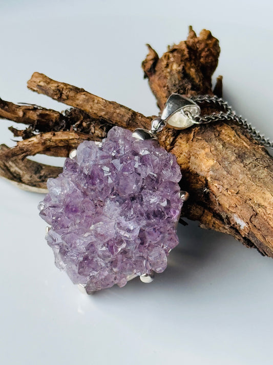 🌸 Amethyst Flower Pendant