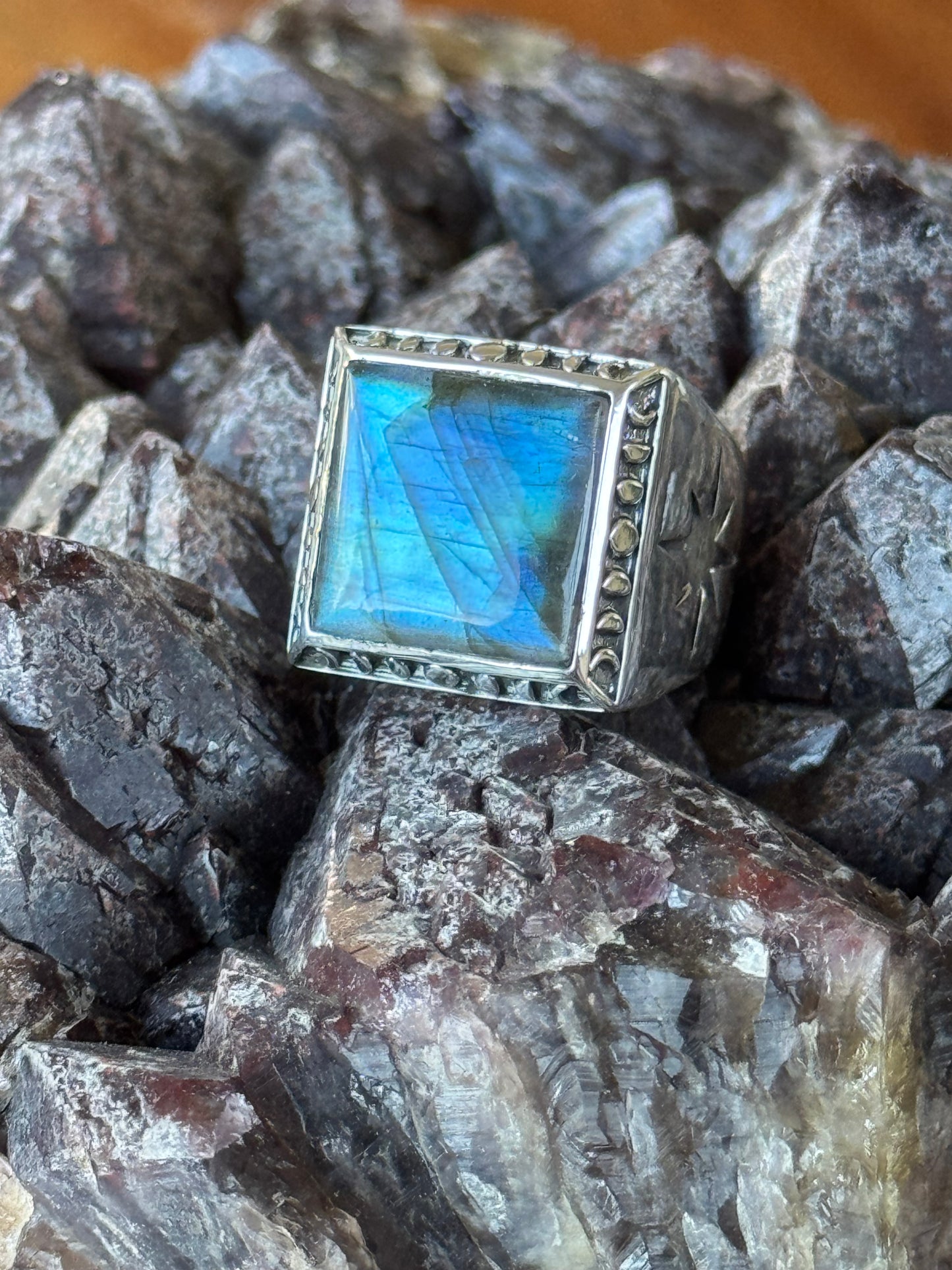 Wicca / Wizard Labradorite Ring – Size 8