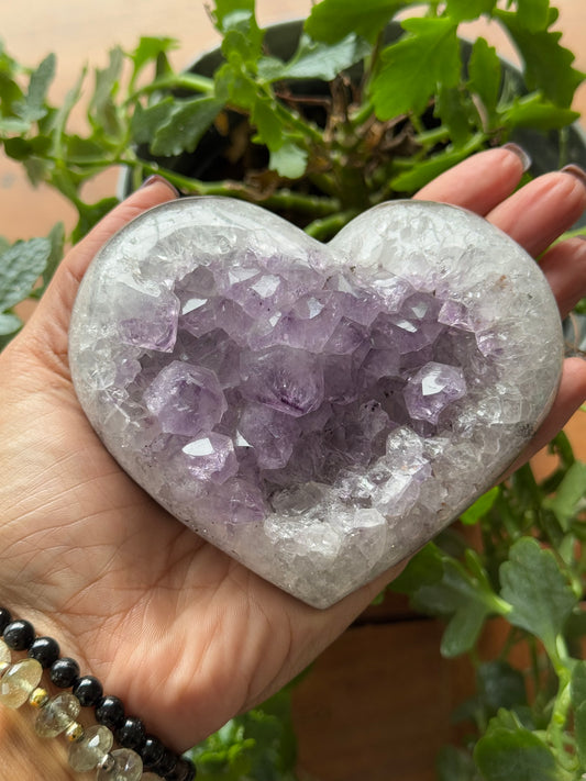 🌸 Medium Amethyst Heart