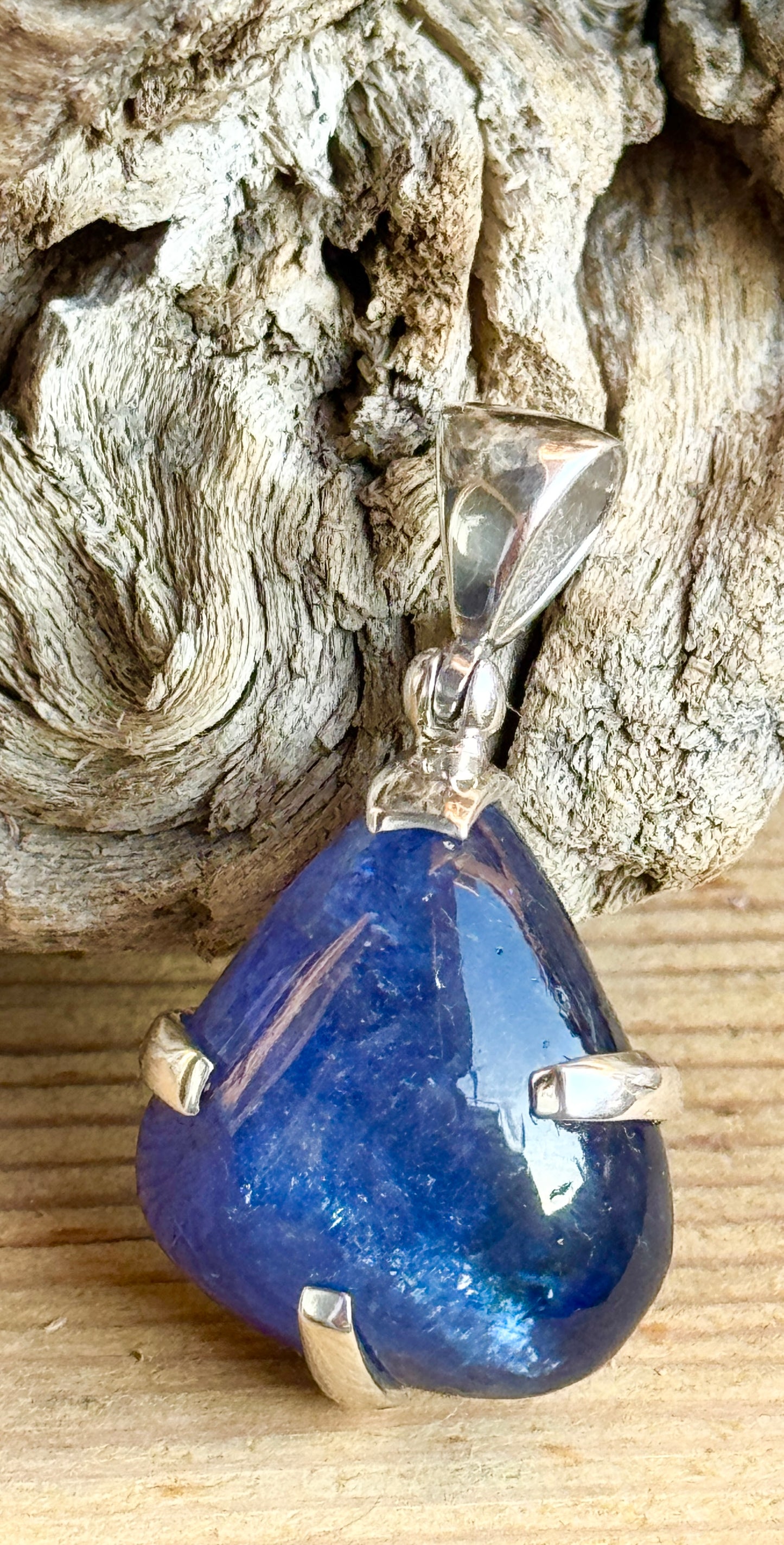 Natural Tanzanite Pendant – Sterling Silver