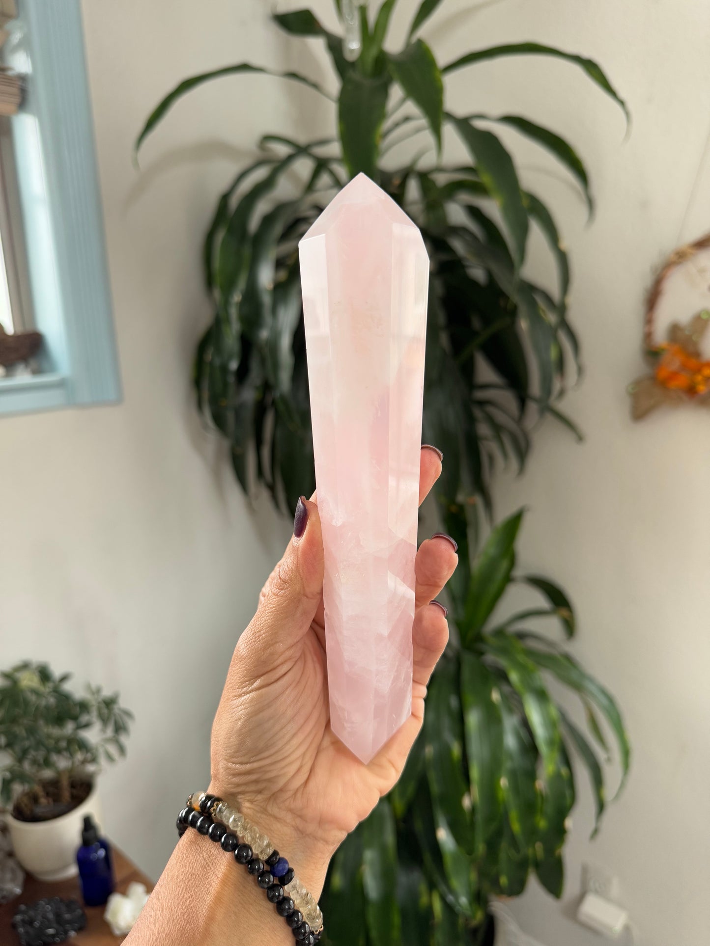 🌸 Rose Quartz Wand – 420g of Pure Love Energy