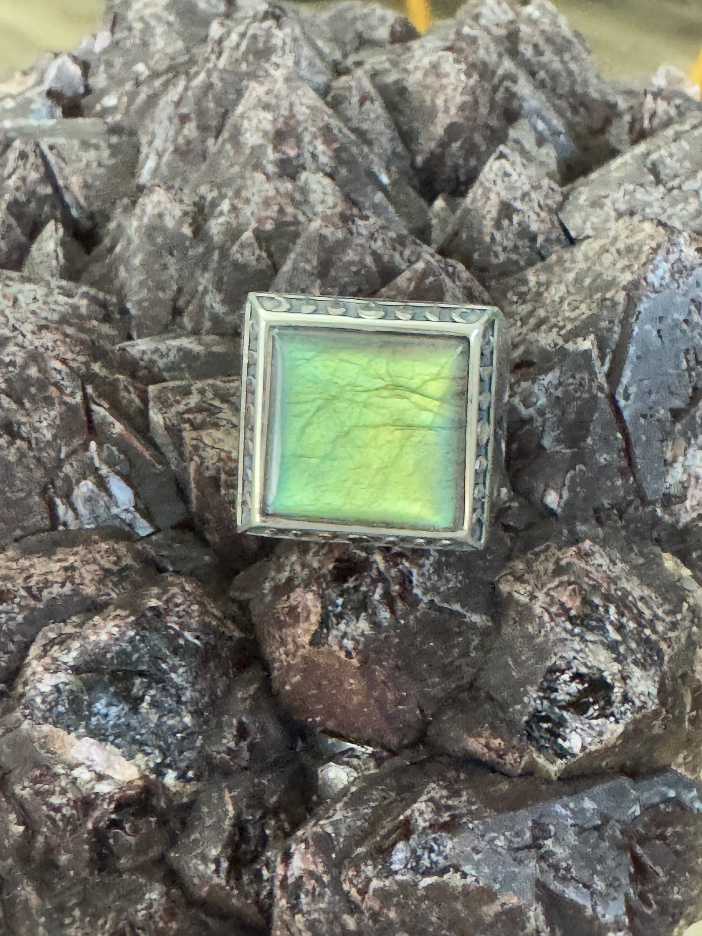 Square Labradorite Ring – Mystic Wizard Edition 🧙‍♀️🔮
Size 8