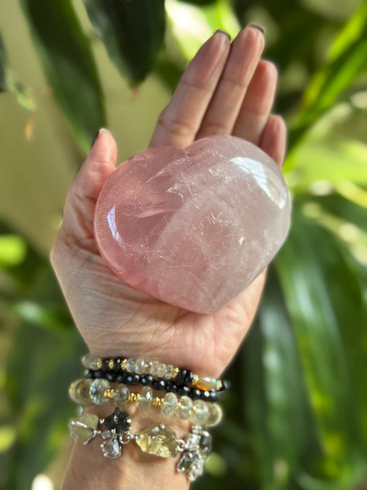 Rose Quartz Heart – The Frequency of Unconditional Love 1.090lb