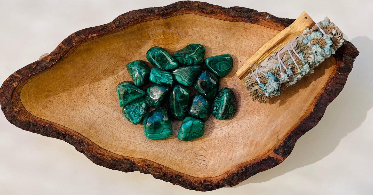 Malachite tumbled stone